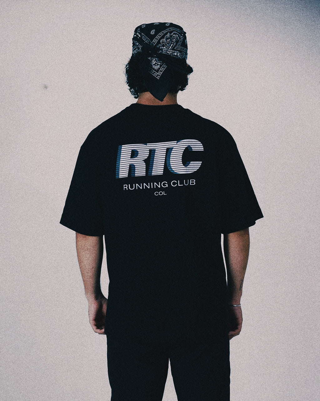 CAMISETA CLASICA NEGRA