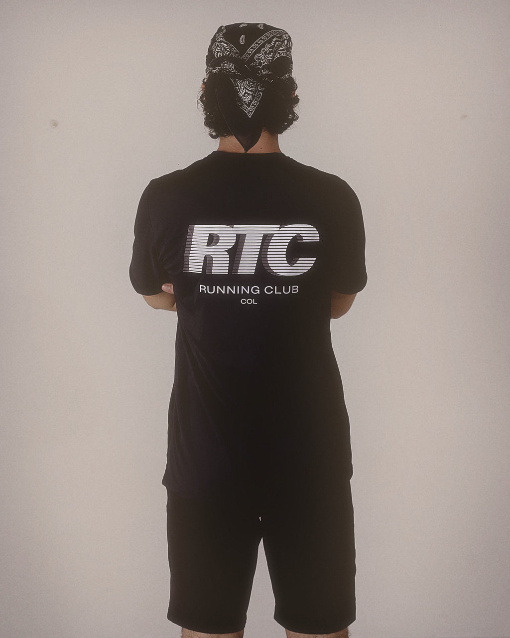 Camiseta deportiva negra
