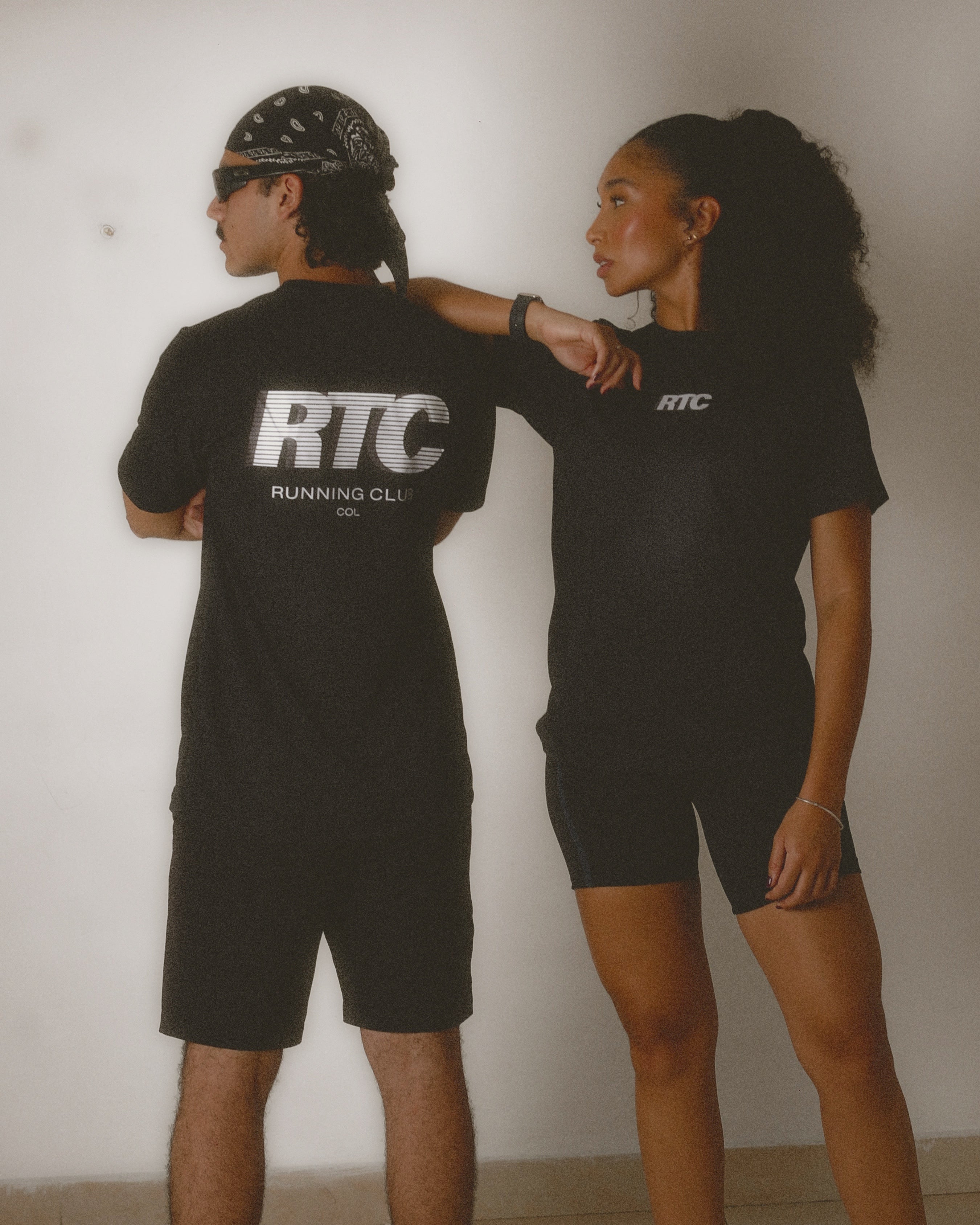 Camiseta deportiva negra