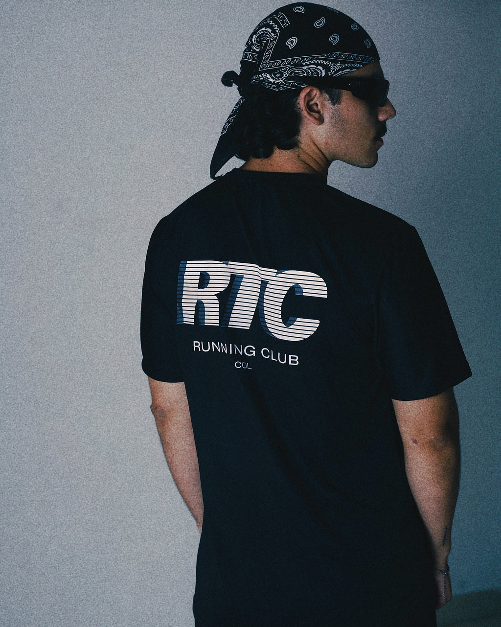 Camiseta deportiva negra