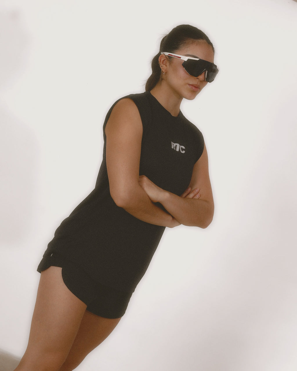 CAMISILLA DEPORTIVA NEGRA